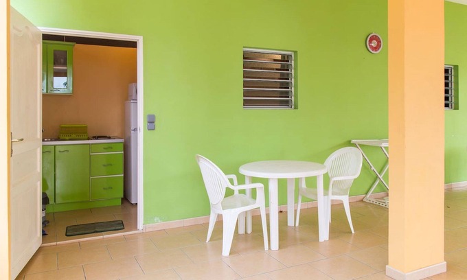 Le Marigot Apartment | Studio Ti'coin Paradis . Head for the North!