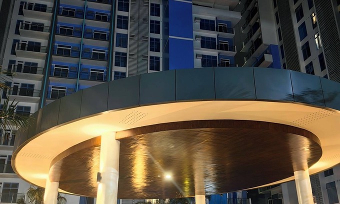 Lahug Condo | Studio-type condo in the heart of Banilad Cebu City w/AC, WiFi and Pool Access
