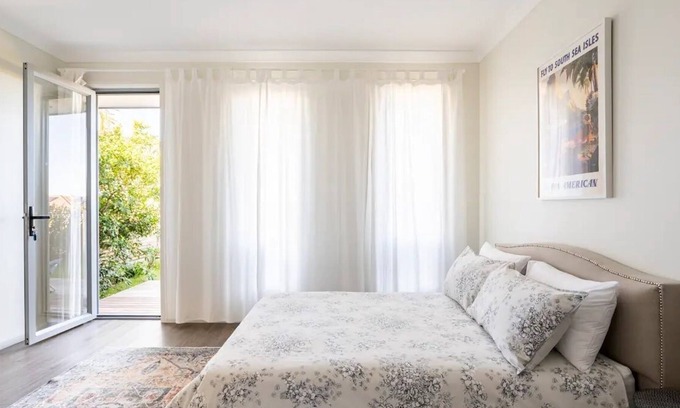 Arundel Apartment | Studio unit with swimming pool.
