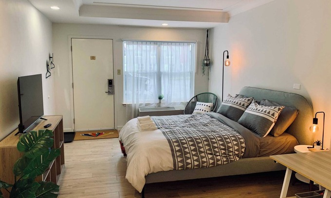 Dartmouth Apartment | Studio, Urban Nest by Sweet Digs