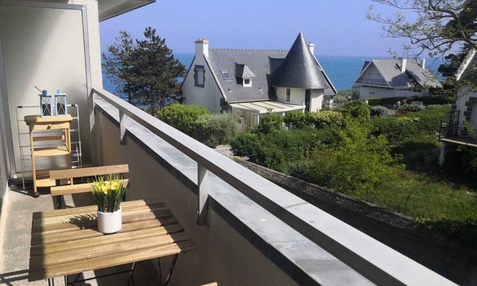 Saint-Quay-Portrieux Apartment | Studio Vue Mer à 5min de la Plage