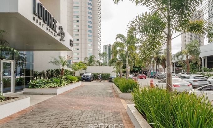 West Sector Apartment | Studio w/Pool & gym in Condo - Lhg1603