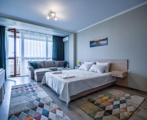 Shkorpilovtsi Apartment | Studio Wave 35