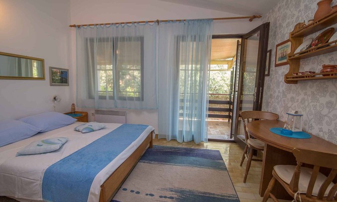 Artatore Apartment | Studio with air conditioning and Internet