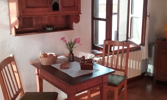 Massa Marittima Apartment | Studio with Balcony in an old town house, in a quiet and sunny