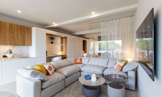 Bellevue Hotel | Studio with direct access to the pool | Villa 4