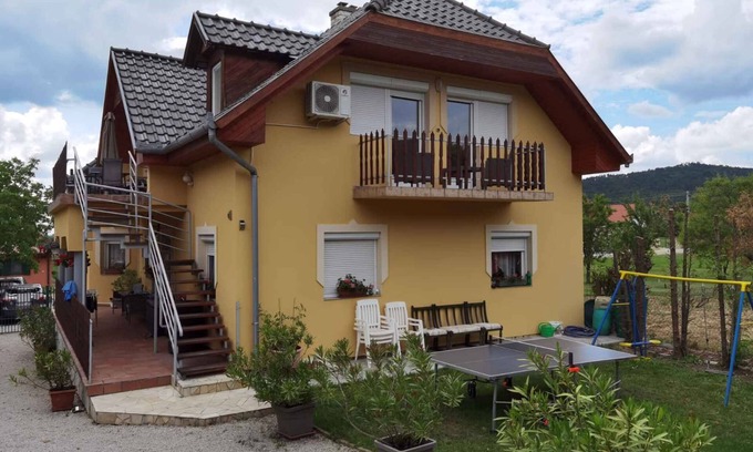 Balatongyorok Apartment | Studio with garden and Internet