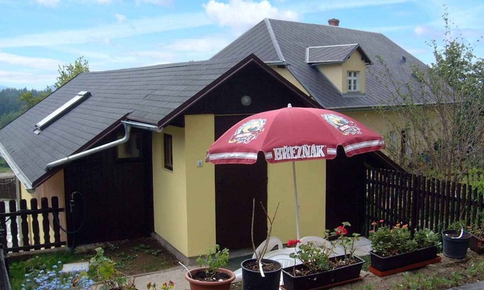 Jetrichovice Apartment | Studio with own small garden and indoor swimming pool