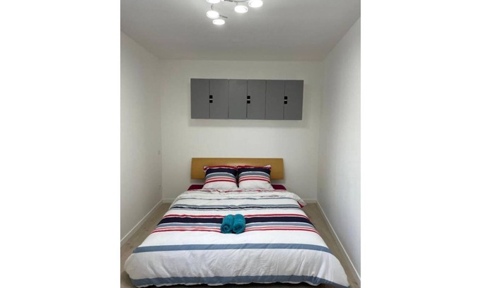 Joinville-le-Pont House | Studio with patio