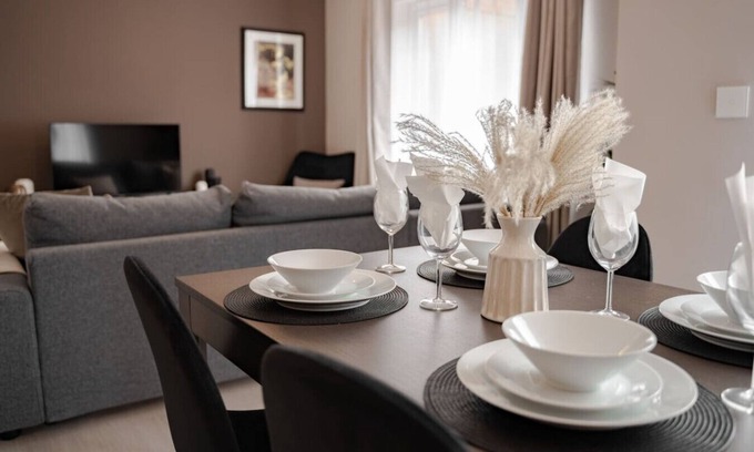 Chester Condo | Stunning Chester apartment with canal views -for 6