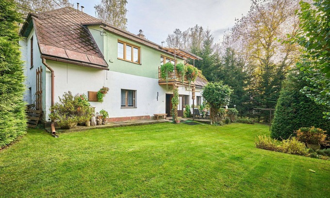 Lanov Villa | Stunning private villa for 12 guests with WIFI, private pool, TV, terrace and parking