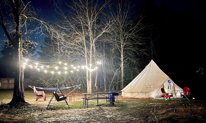 Conroe Cabin | Stunning 1-Bed Glamping Tent in Cleveland