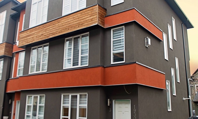 Richmond House | Stunning 2 Bedroom Home- 3 mins to downtown