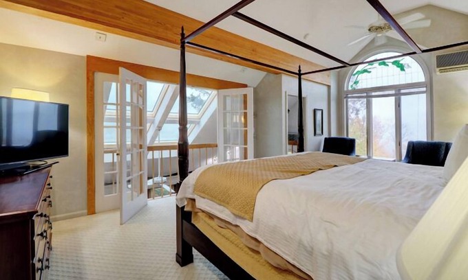 Bartlett Hotel | Stunning 2-Bedroom Nordic Village Condo with Mountain Views, Private Deck & Modern Comforts