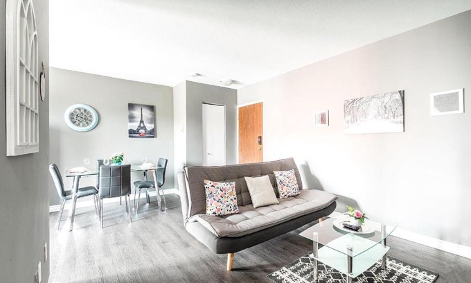 Rosedale Apartment | Stunning 2BR - King Bed Apt - CENTRAL Location