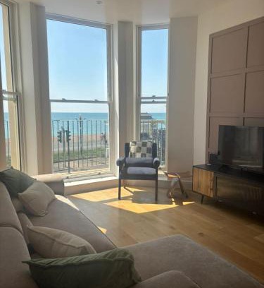 Worthing Apartment | Stunning 3 Bed Apartment with Seaview