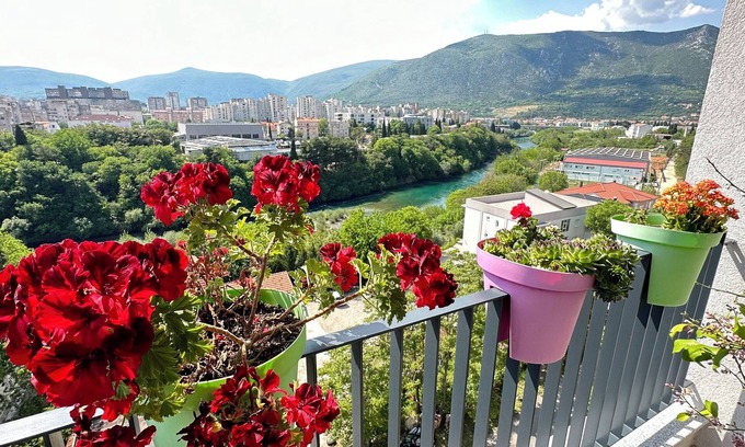 Mostar Apartment | Stunning 3-Bedroom Apartment with modern amenities and breathtaking views!