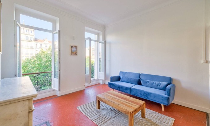 6th Arrondissement Apartment | Stunning 3BR Flat near Vieux Port