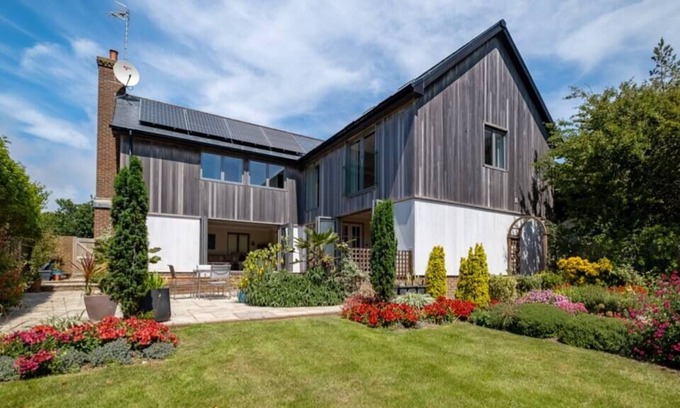 Rottingdean House | Stunning 5-bed 3-bath house close to the sea!
