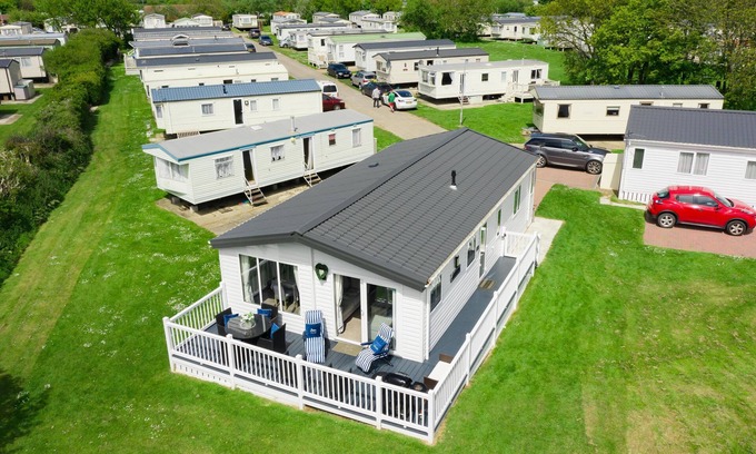 Mappleton House | Stunning 6 berth lodge for hire at Skipsea Sands in Yorkshire ref 41077WF