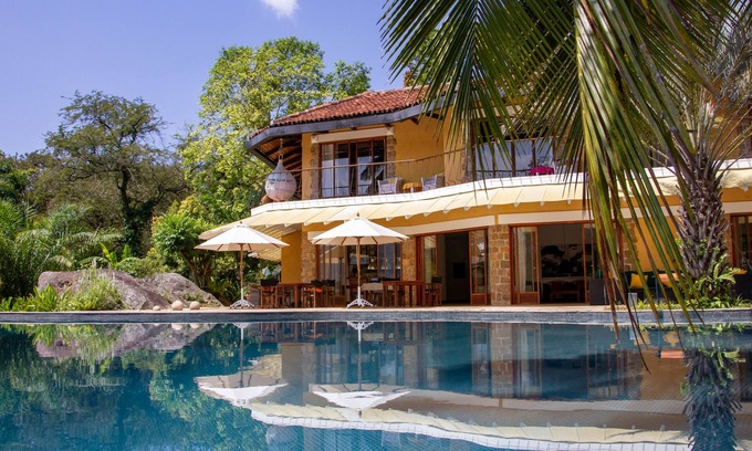 Digana Villa | Stunning 7 BR with Jaw Dropping Views and Inside a Golf Course