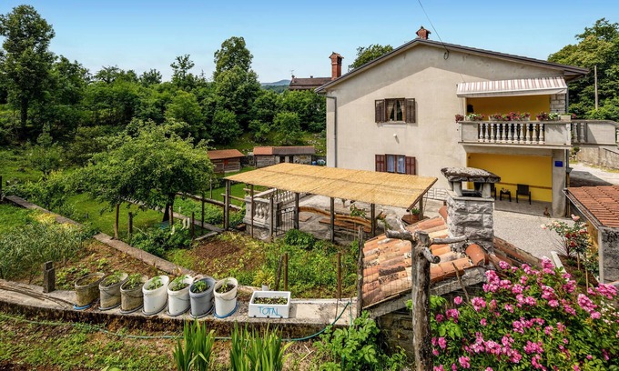 Veli Brgud Apartment | Stunning apartment in Bresca with WiFi