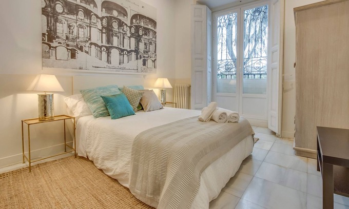 Moncloa - Arguelles Apartment | Stunning Apt in front of the Royal Palace