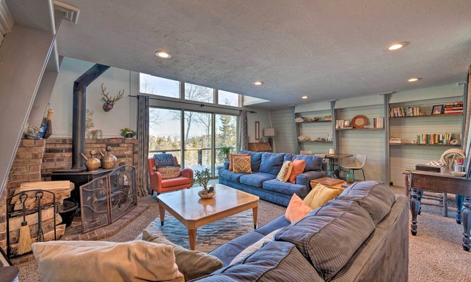 Tollgate Canyon Cabin | Stunning Cabin Retreat < 16 Mi to Park City!