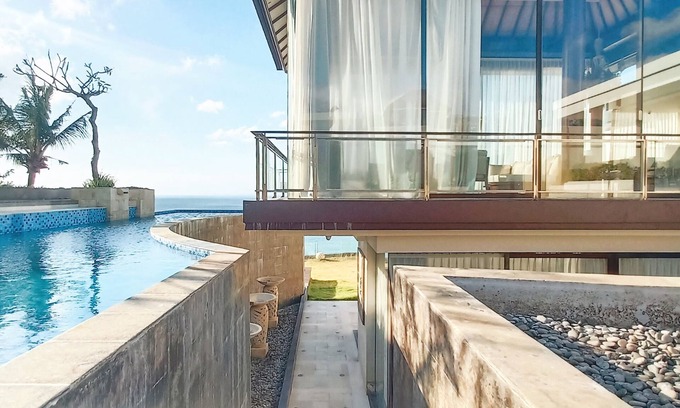 Jimbaran Villa | Stunning Cliff Villa in Kubu
