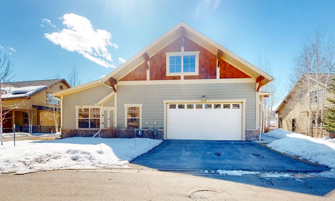 Eagle House | Stunning dog-friendly home with mountain view, fireplace, kitchen, patio, & W/D