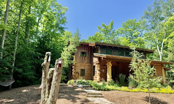 Egg Harbor Cabin | Stunning Door County Cabin In The Woods, Wi-Fi, Firepit, Fireplace, Game Room