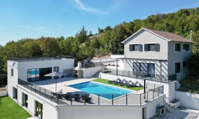 Sinj House | Stunning home in Obrovac Sinjski