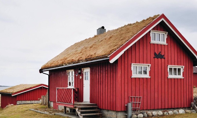 Vestvagøy House | Stunning home in Bøstad with WiFi