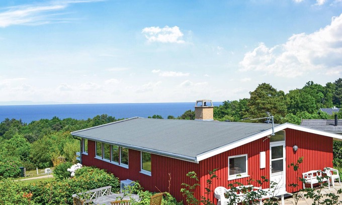 Hoeve Strand House | Stunning home in Fårevejle