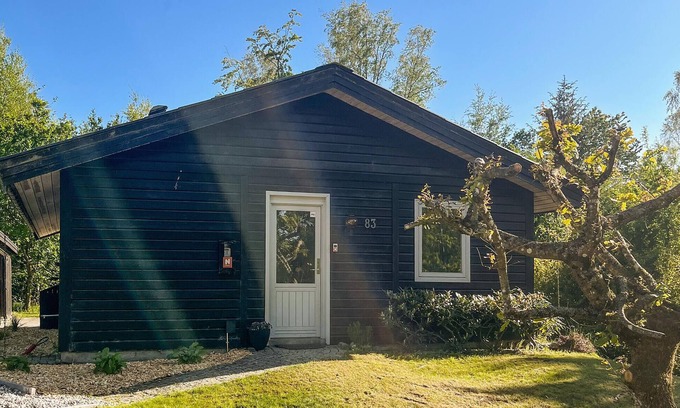 Farvang House | Stunning home in Fårvang with WiFi