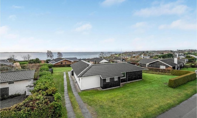 Bøjden House | Stunning Home In Faaborg With Kitchen