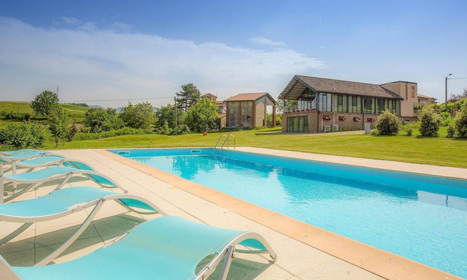 Fortunago House | Stunning home in Fortunago with sauna