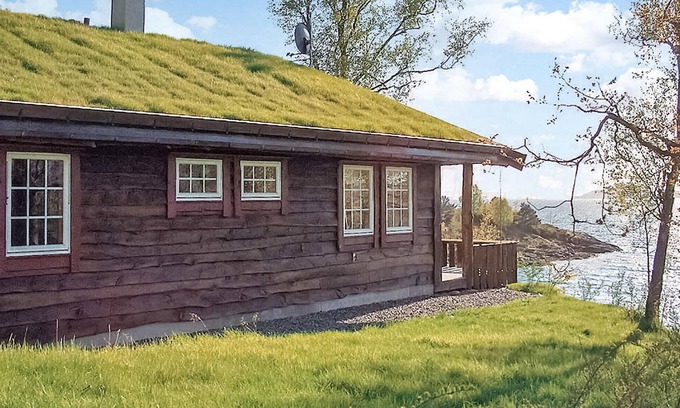 Strandvik House | Stunning home in Fusa with sauna