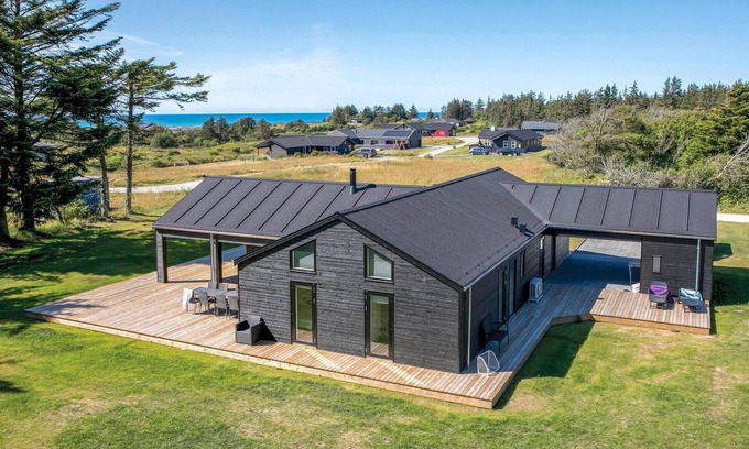 Skallerup Klit House | Stunning home in Hjørring with WiFi