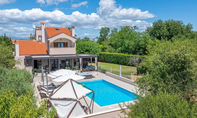 Zemunik Donji House | Stunning home in Donji Zemunik
