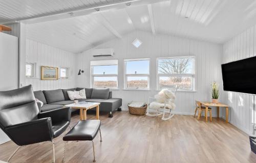 Ristinge House | Stunning Home In Humble With Wifi