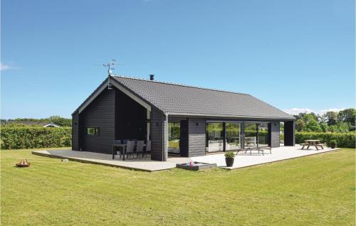 Østerskov House | Stunning Home In Humble With Kitchen