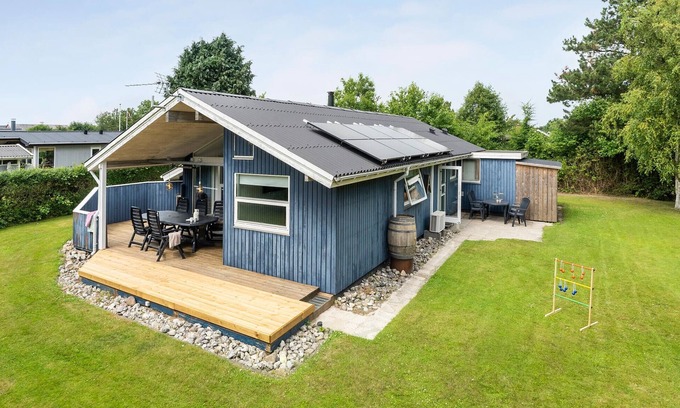 Pøt Strandby House | Stunning home in Juelsminde with WiFi