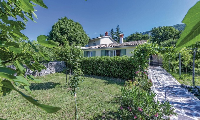 Lupoglav House | Stunning home in Lupoglav with WiFi