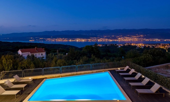 Dobrinj House | Stunning home in Polje with WiFi