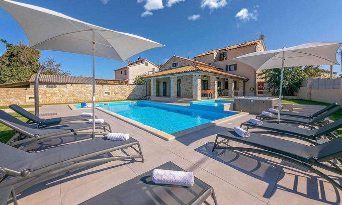 Filipini House | Stunning home in Porec with sauna