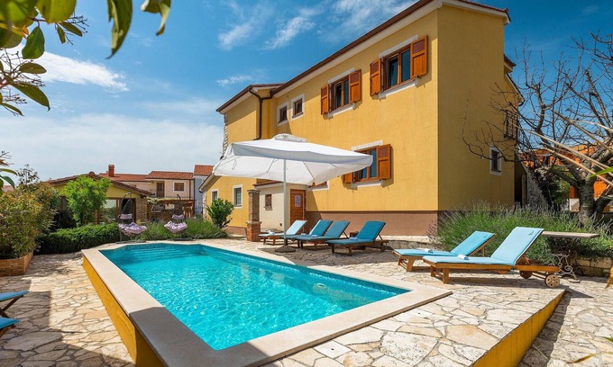 Vinkuran House | Stunning home in Pula