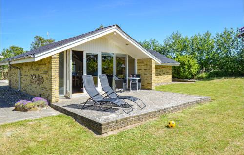 Ronde House | Stunning Home In Rønde With Wifi