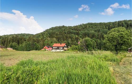 Songe House | Stunning Home In Songe With Wifi