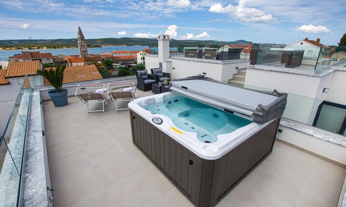 Turanj House | Stunning home in Turanj with sauna